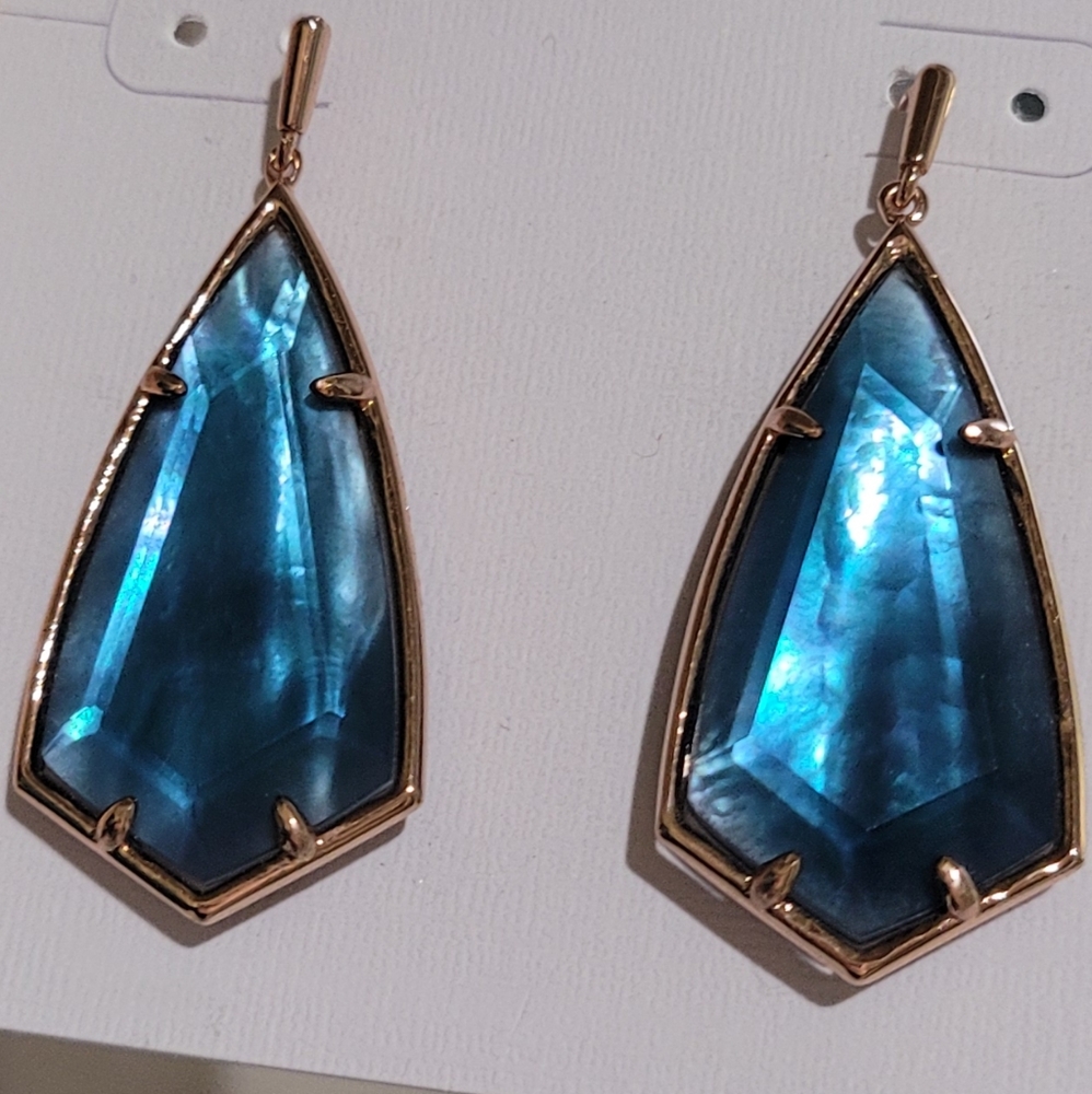 RARE NWT KENDRA SCOTT BLUE FACETED EARRINGS IN ROSE GOLD